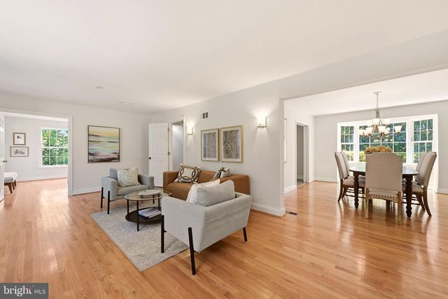 3211 FARMINGTON DR, Chevy Chase, MD 20815