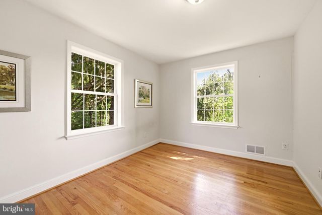 3211 FARMINGTON DR, Chevy Chase, MD 20815