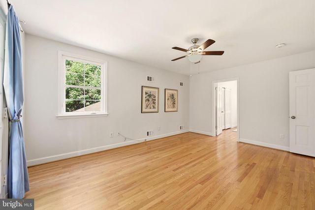 3211 FARMINGTON DR, Chevy Chase, MD 20815