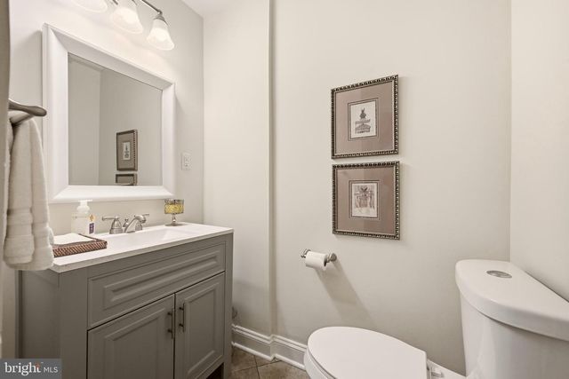 3211 FARMINGTON DR, Chevy Chase, MD 20815