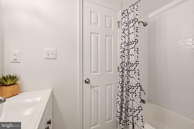 3211 FARMINGTON DR, Chevy Chase, MD 20815