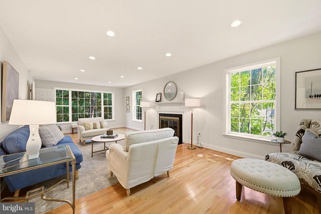 3211 FARMINGTON DR, Chevy Chase, MD 20815