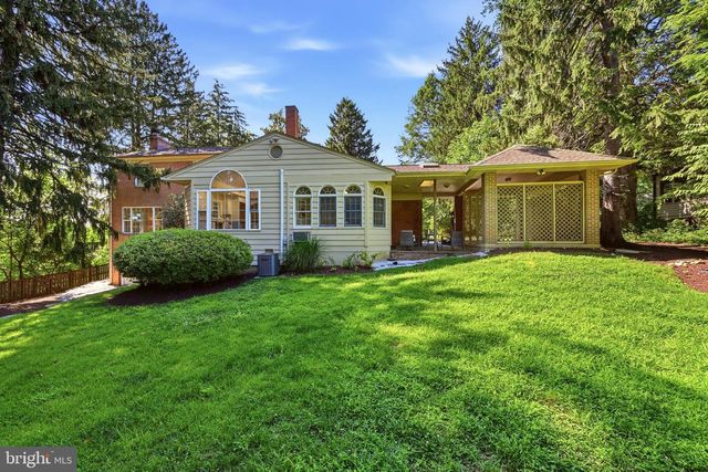 3211 FARMINGTON DR, Chevy Chase, MD 20815