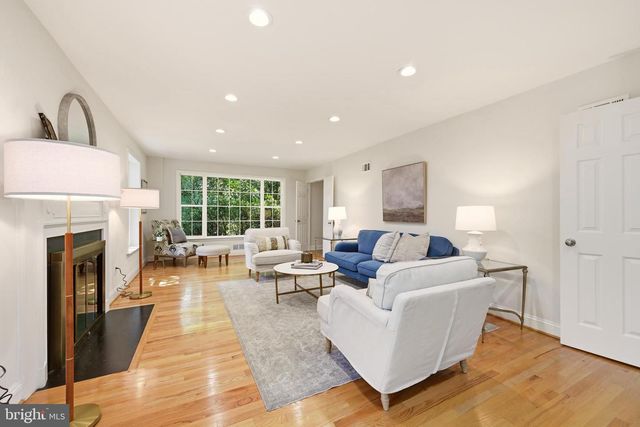 3211 FARMINGTON DR, Chevy Chase, MD 20815