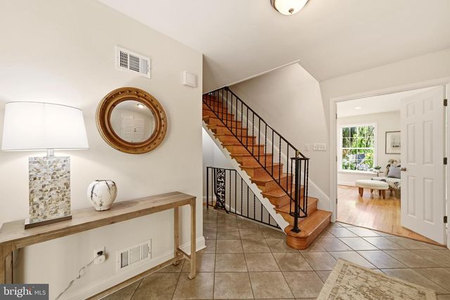 3211 FARMINGTON DR, Chevy Chase, MD 20815