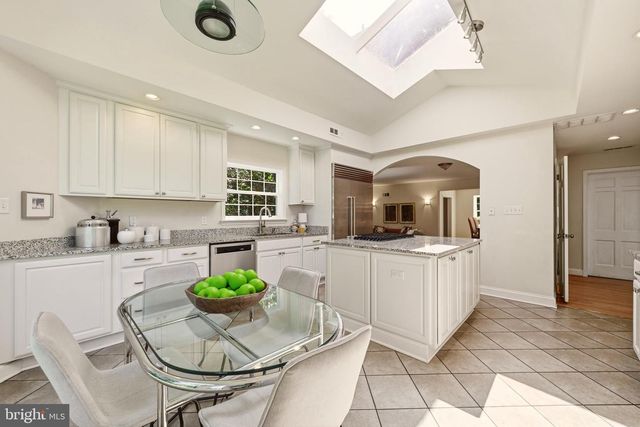 3211 FARMINGTON DR, Chevy Chase, MD 20815