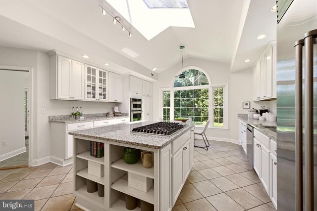 3211 FARMINGTON DR, Chevy Chase, MD 20815