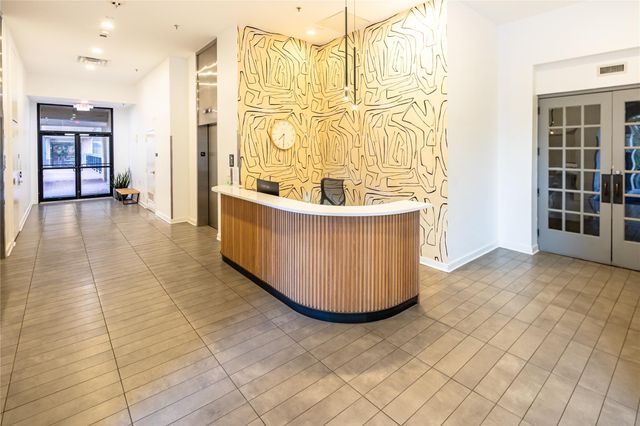 507 Sabine ST 404, Austin, TX 78701