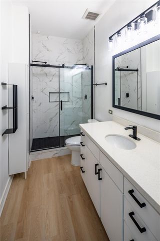 507 Sabine ST 404, Austin, TX 78701