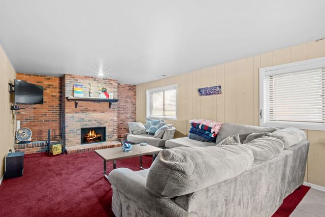 18443 DE JONG Lane, Lansing, IL 60438