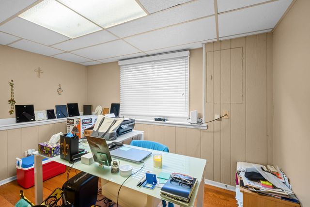 18443 DE JONG Lane, Lansing, IL 60438