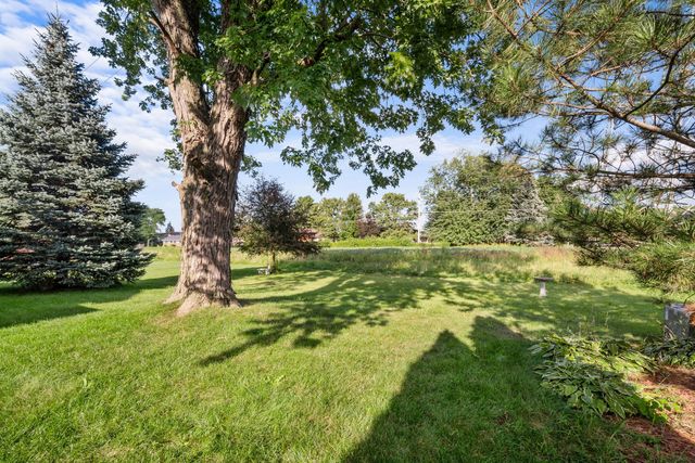 18443 DE JONG Lane, Lansing, IL 60438