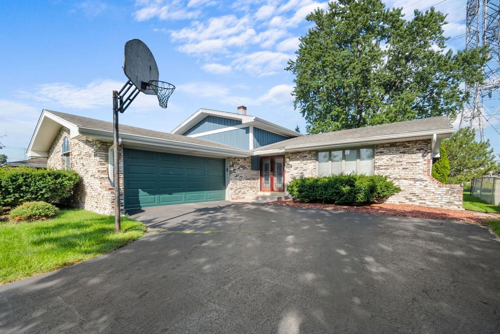 18443 DE JONG Lane, Lansing, IL 60438