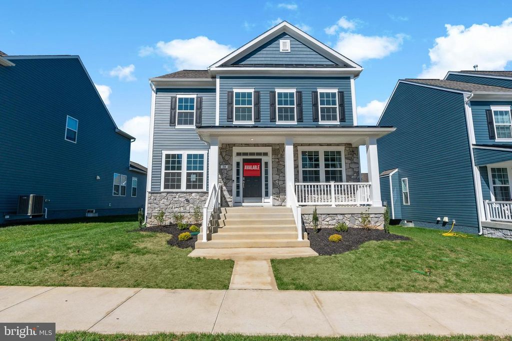 184 SILVERLEAF DR, Charles Town, WV 25414