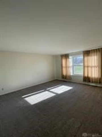 1068 Landsdale Drive, Fairborn, OH 45324