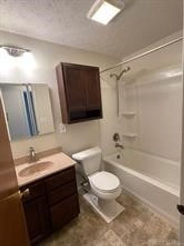 1068 Landsdale Drive, Fairborn, OH 45324