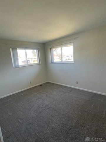 1068 Landsdale Drive, Fairborn, OH 45324