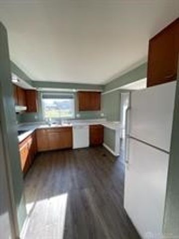 1068 Landsdale Drive, Fairborn, OH 45324