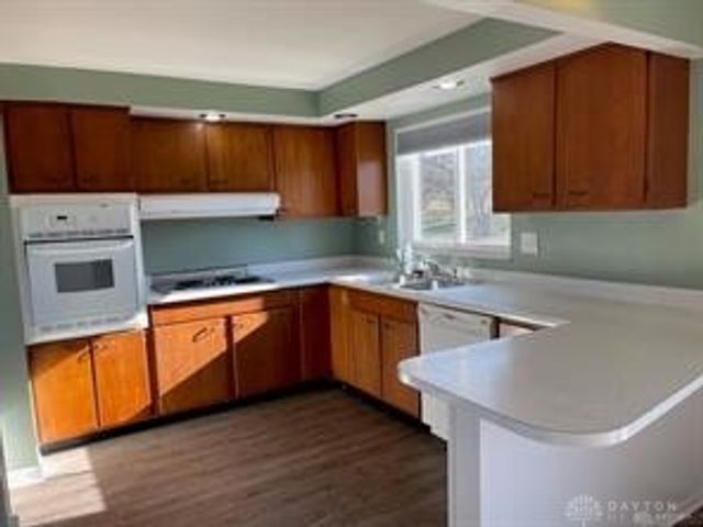 1068 Landsdale Drive, Fairborn, OH 45324