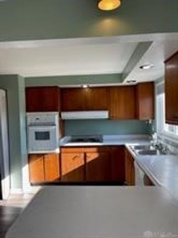 1068 Landsdale Drive, Fairborn, OH 45324