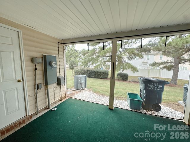 11044 Derryrush Drive, Charlotte, NC 28213