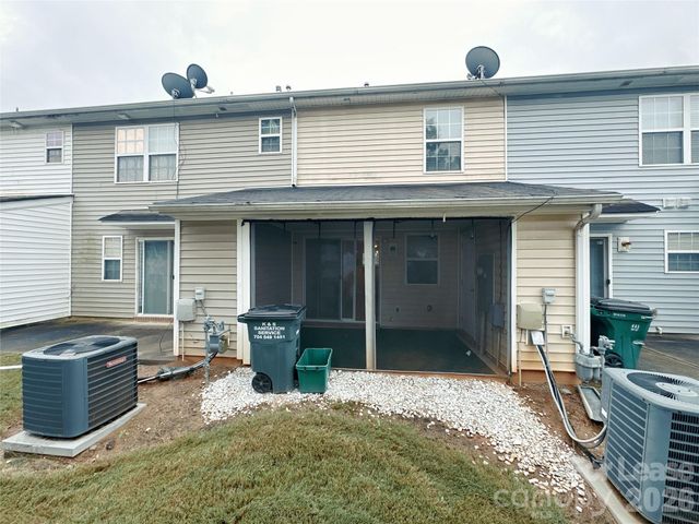 11044 Derryrush Drive, Charlotte, NC 28213