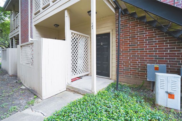 8055 Cambridge Street 17, Houston, TX 77054