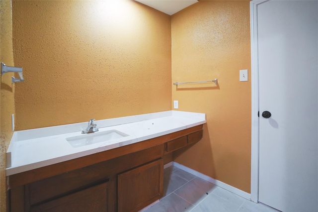 8055 Cambridge Street 17, Houston, TX 77054