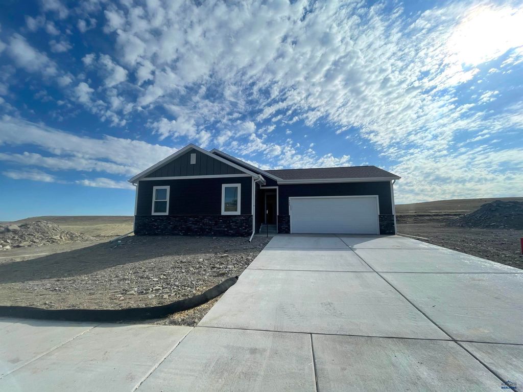 700 N VALLEY DR, Rapid City, SD 57701