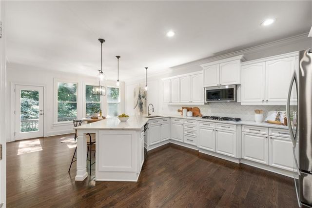 2045 River Falls Drive, Roswell, GA 30076
