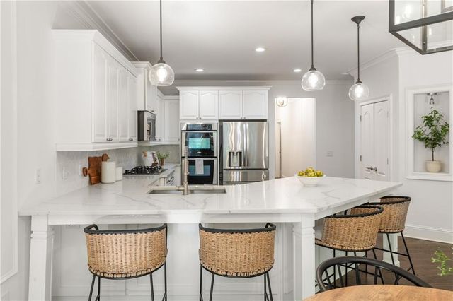 2045 River Falls Drive, Roswell, GA 30076