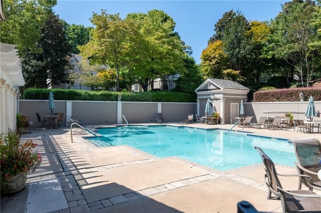 2045 River Falls Drive, Roswell, GA 30076