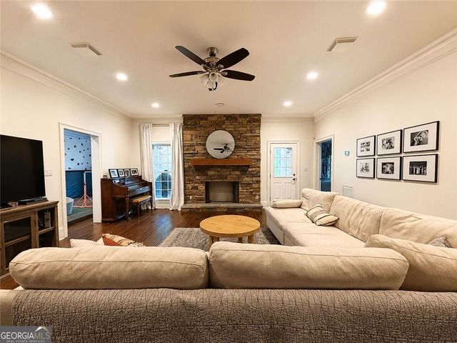 105 Chase Lane, Forsyth, GA 31029