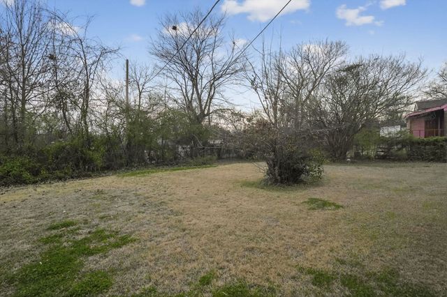 61 E FERNWOOD AVE, Memphis, TN 38109