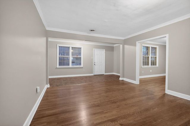 61 E FERNWOOD AVE, Memphis, TN 38109