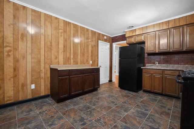 61 E FERNWOOD AVE, Memphis, TN 38109