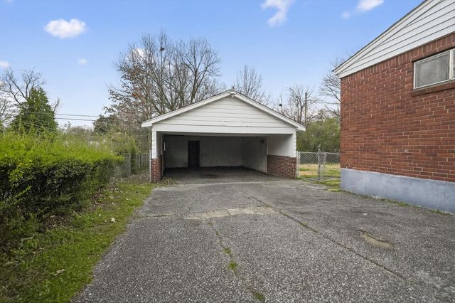 61 E FERNWOOD AVE, Memphis, TN 38109