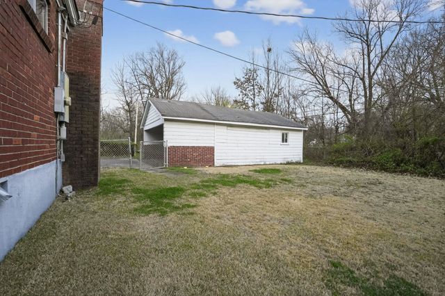61 E FERNWOOD AVE, Memphis, TN 38109