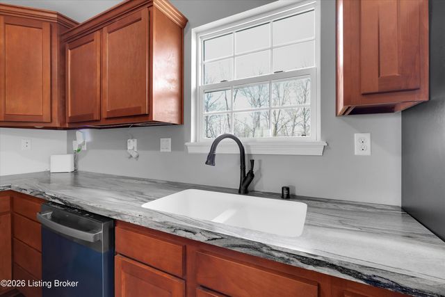 785 Watkins Glen Way, Taylorsville, KY 40071