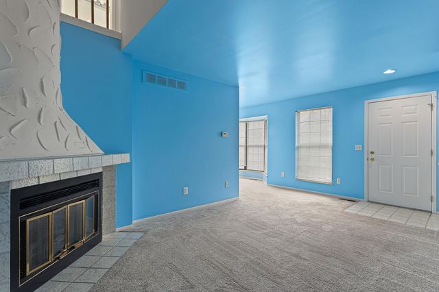 31008 Country Bluff, Farmington Hills, MI 48331