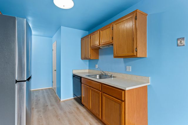 31008 Country Bluff, Farmington Hills, MI 48331