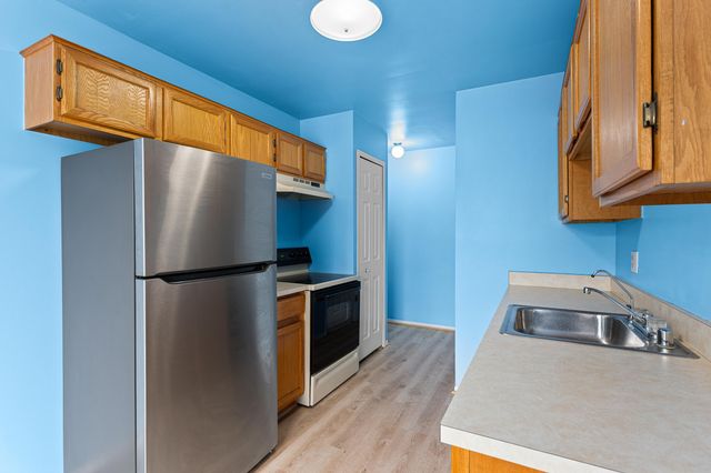 31008 Country Bluff, Farmington Hills, MI 48331