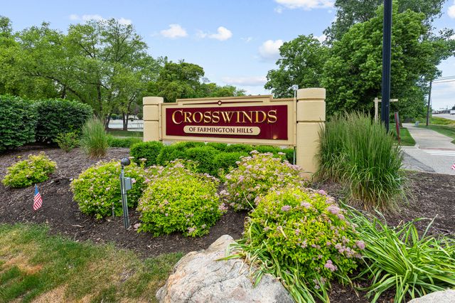 31008 Country Bluff, Farmington Hills, MI 48331