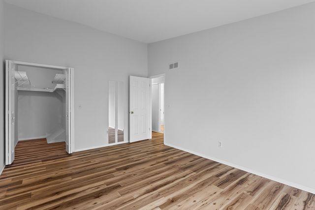 31008 Country Bluff, Farmington Hills, MI 48331