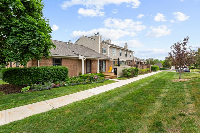 31008 Country Bluff, Farmington Hills, MI 48331