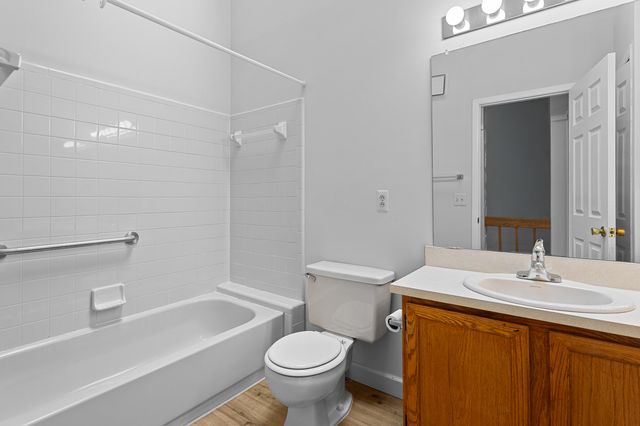 31008 Country Bluff, Farmington Hills, MI 48331