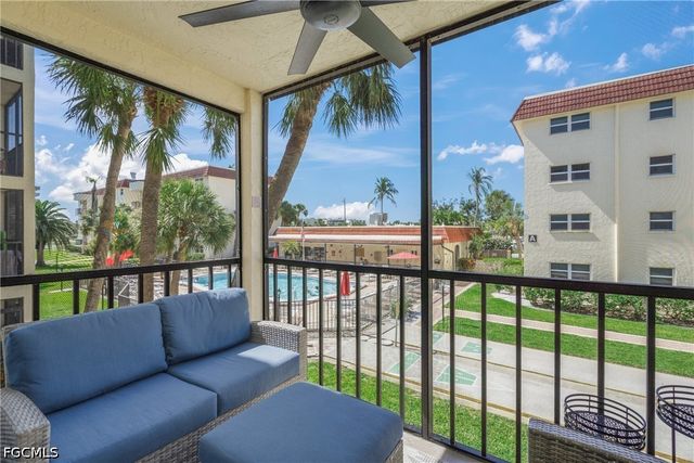 915 Beach RD 215, Sarasota, FL 34242