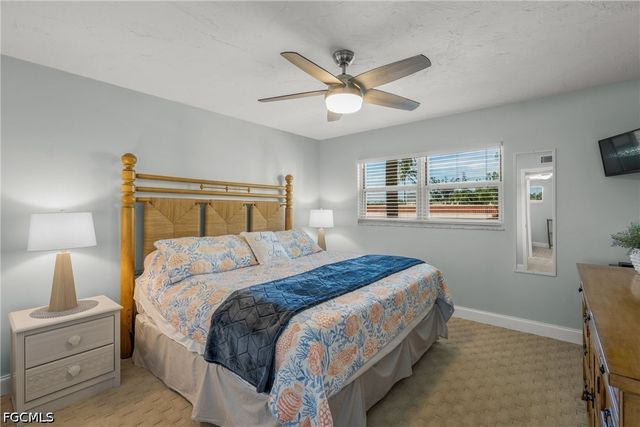 915 Beach RD 215, Sarasota, FL 34242