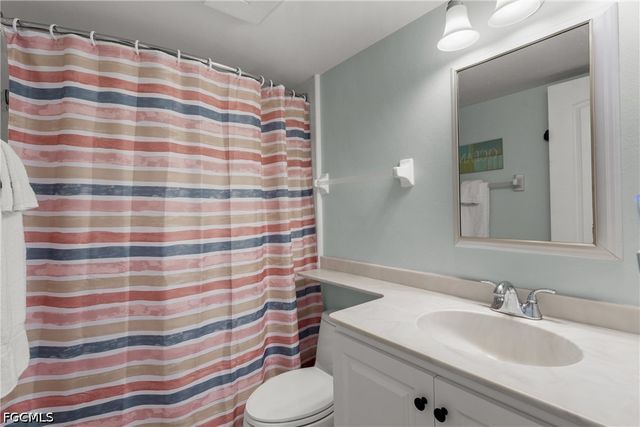 915 Beach RD 215, Sarasota, FL 34242