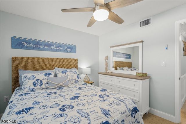 915 Beach RD 215, Sarasota, FL 34242